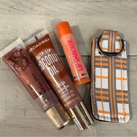 Victoria's Secret Lip Gloss Broadway Lip Oil and Lip Smacker Set - Picture 2 of 4